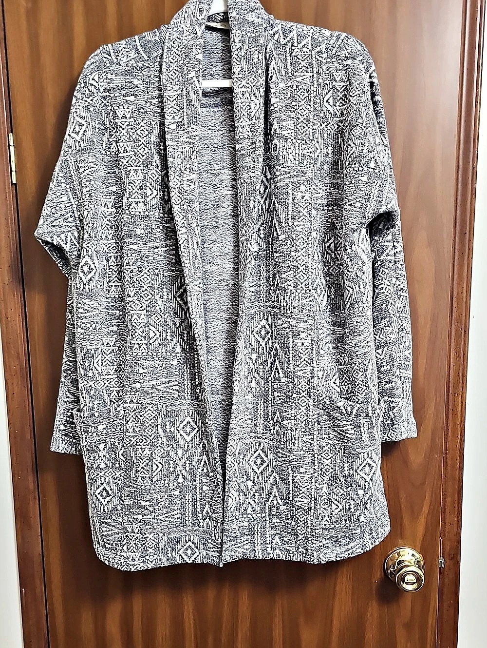 LoGo by Lori Goldstein Geometric Jacket in Gray & White Size Medium Like New - Picture 1 of 3